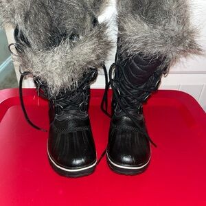 Sorel Black Boots with Gray Fur Trim